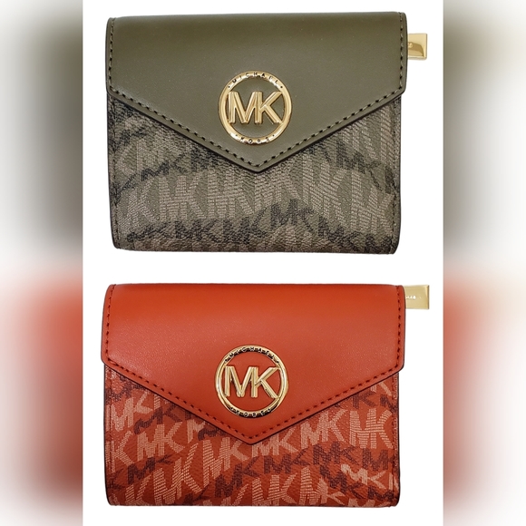 MICHAEL KORS Signature Greenwich Tri-Fold Envelope Wallet - Picture 1 of 4